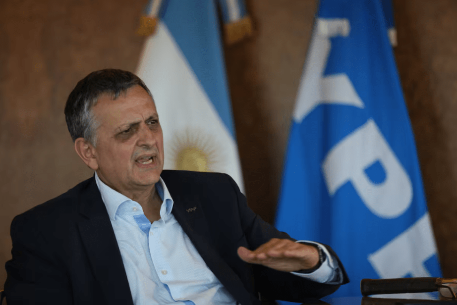 «Productividad y competitividad»: El CEO de YPF respaldó la reforma laboral impulsada por el Gobierno&nbsp;nacional