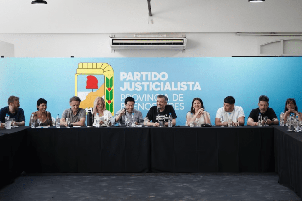 Máximo Kirchner redobla su mensaje en la interna del PJ bonaerense y pide construir más que “administrar&nbsp;berretines”