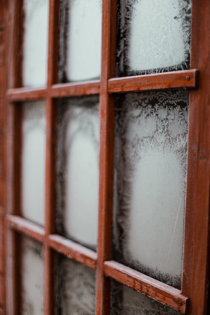 Sellá tus ventanas y puertas: la clave para ahorrar en invierno