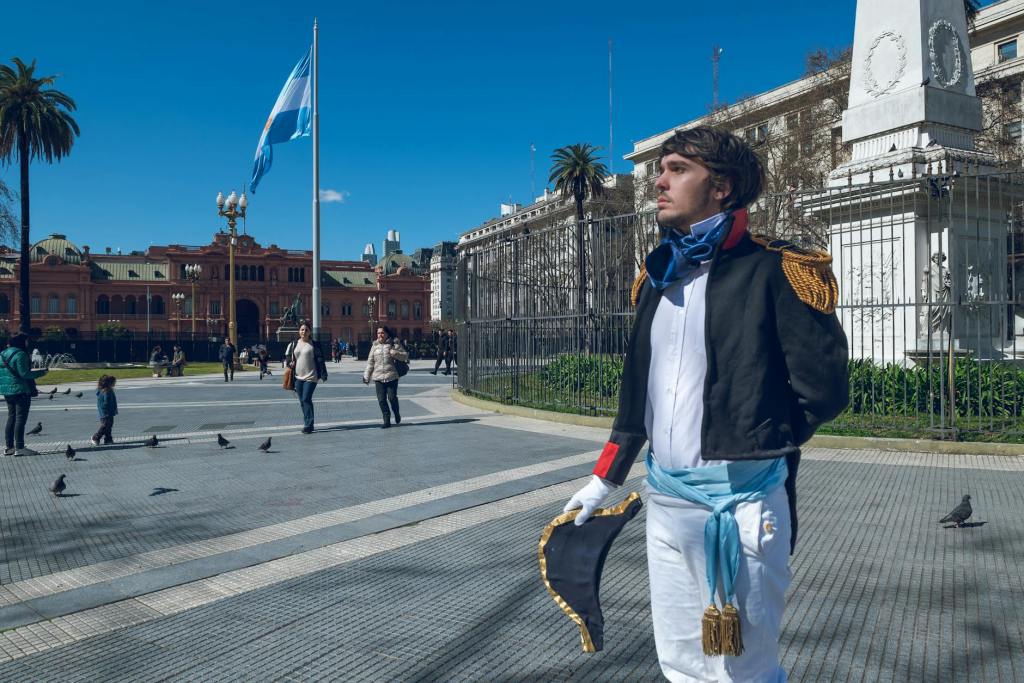 Milei enfrenta grietas internas mientras avanza protesta federal por salud pública